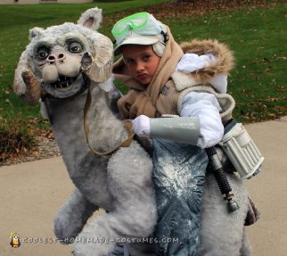 ¡El mejor disfraz de Halloween de Star Wars!  Luke Skywalker en Tauntaun 