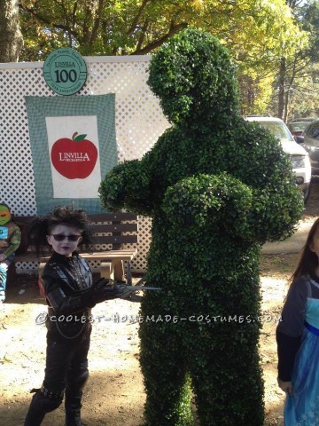 Genial disfraz de mamá/hijo: Edward Scissorhands y Peg Boggs