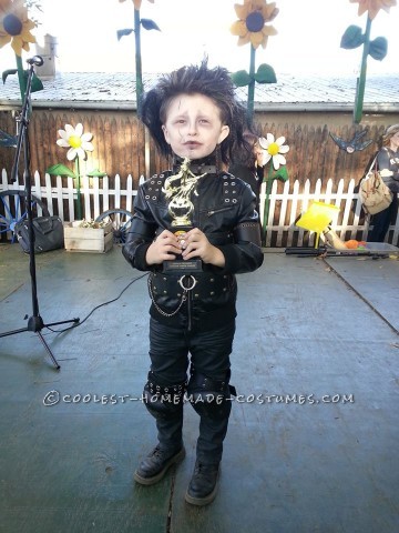 Genial disfraz de mamá/hijo: Edward Scissorhands y Peg Boggs