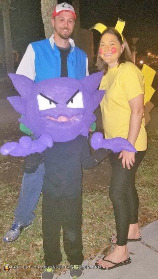 traje de caza pokemon