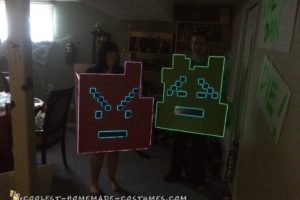 Disfraz de pareja El Wire Mooninites de Aqua Teen Hunger Force