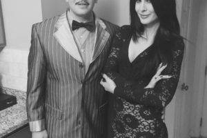 Disfraz de Morticia y Gomez Addams para pareja