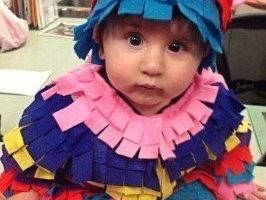 Adorable disfraz de piñata para bebé.