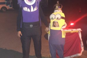 Disfraz de pareja King Bob y Minion morado