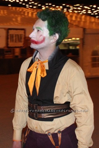 Comic Joker y su sexy lady Harley Quinn disfrazados de Halloween