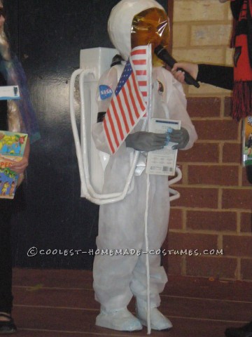 Traje de astronauta casero en honor a Neil Armstrong