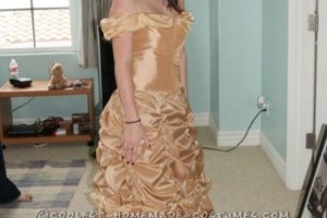 Belle Ball Gown hecho a mano 1756 (La Bella y la Bestia)