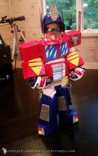 Impresionante disfraz casero de Optimus Prime