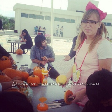 En mi universidad (en México), mis compañeros y yo tenemos la tradición de ir disfrazados a la escuela cada Halloween.