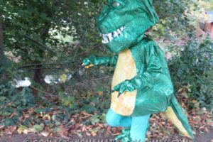 Disfraz brillante de T-Rex para una niña de 6 años obsesionada con los dinosaurios