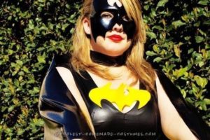 Impresionante disfraz de Batgirl hecho en casa