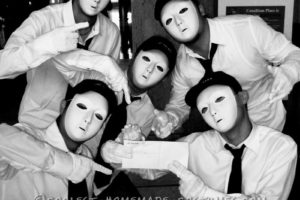 El disfraz de grupo de Jabbawockeez más fácil y la rutina diaria para no bailarines.