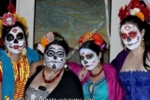 El disfraz grupal de Halloween inspirado en el Día de los Muertos de calavera de azúcar mexicana DIY más genial