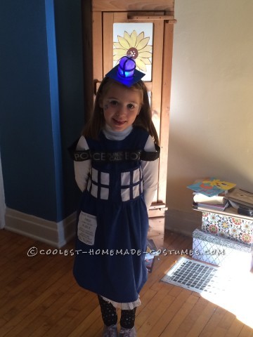 El traje TARDIS casero más genial