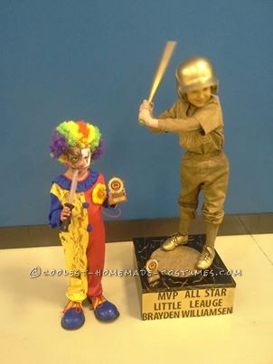 Genial traje de trofeo de béisbol local