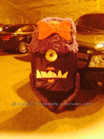 Disfraz de minion morado hecho a mano para niña