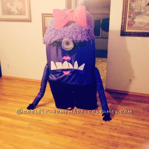 Disfraz de minion morado hecho a mano para niña