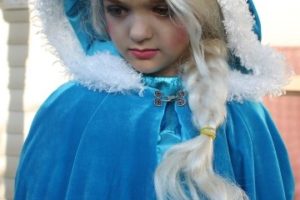 Disfraz de Elsa de Frozen que mantuvo caliente a mi hija de seis años