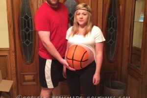 Disfraz de pareja embarazada: jugador de baloncesto y pelota