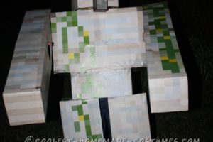 Disfraz de Golem de hierro de Minecraft hecho en casa