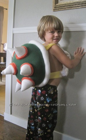 Disfraz de Little Bowser con gran carácter.