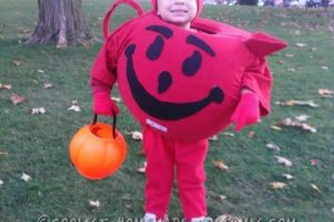 Genial disfraz de Kool-Aid Man para niño