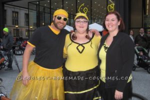 Divertida idea de vestuario grupal: la abeja bailarina «No Rain» de Blind Melon y sus disfraces de «Bee People»