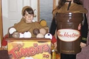 El café casero más genial de Tim Horton y una caja de disfraces de Timbits