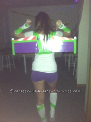 Divertido disfraz para pareja de Buzz y Woody hazlo tu mismo