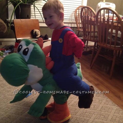 Cool DIY Illusion Baby Costume: ¡Soy yo, Mario... y Yoshi también!