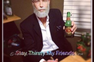 El disfraz promocional más cool de la cerveza Dos Equis: la persona más interesante del mundo