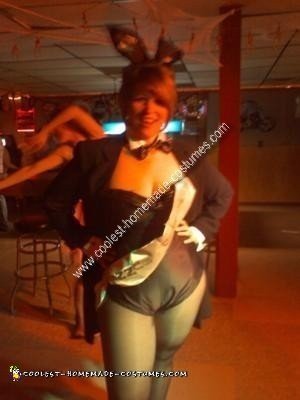 Disfraz de conejita de Playboy jubilado hecho en casa