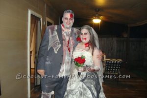 Disfraz de novia y novio zombie para parejas de halloween