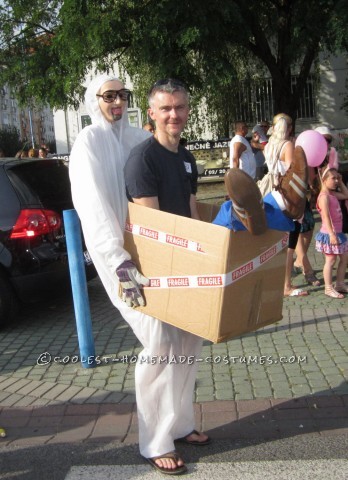 Traje de ilusión óptica sin cabeza hecho en casa