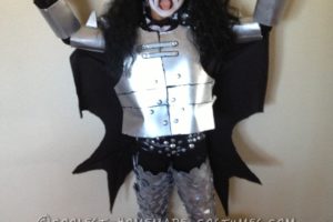 El disfraz de Halloween DIY más genial de Gene Simmons para niños