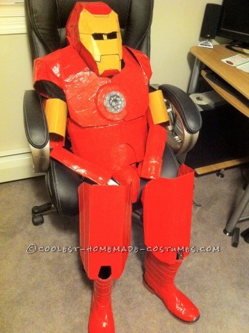 Este es mi disfraz para Halloween 2011. Las exitosas películas de Iron Man influyeron en mi decisión de hacer este disfraz.  Quería hacerlo fey