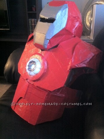 Este es mi disfraz para Halloween 2011. Las exitosas películas de Iron Man influyeron en mi decisión de hacer este disfraz.  Quería hacerlo fey