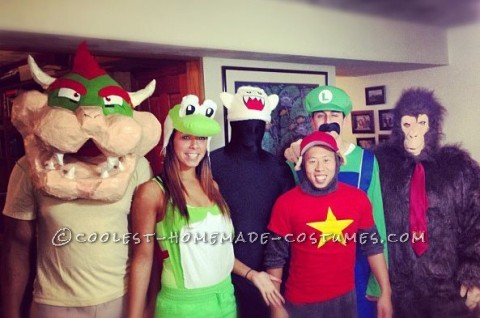 En las semanas previas a Halloween 2012, nuestro grupo preparó seis disfraces diferentes de personajes de mario kart, completos con una talla grande a juego para adultos.