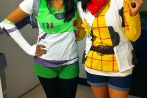 Los mejores disfraces de Woody y Buzz (College Edition)