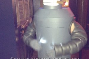 Genial disfraz casero de Halloween: Bender de Futurama