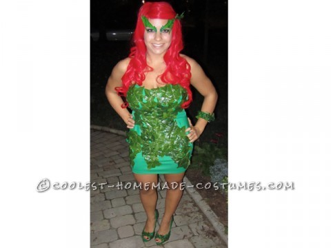 Este disfraz fue inspirado por Kim Kardashian, quien se disfrazó de hiedra venenosa para Halloween el año pasado.  Pensé que el disfraz era increíble, así que decidí