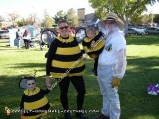 Disfraz casero de familia de abejas