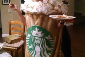 Disfraz de taza de café con leche de Starbucks