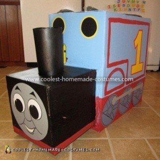 Disfraz casero de Thomas la locomotora