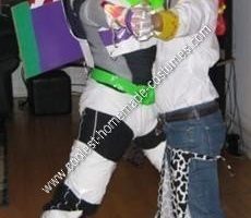 Buzz Lightyear y el disfraz de Halloween casero más genial de Jessie