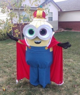Increíble disfraz de bricolaje King Bob Minion