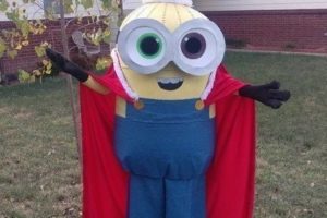 Increíble disfraz de bricolaje King Bob Minion