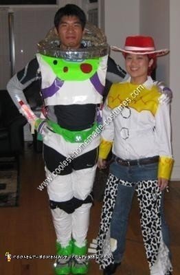 Disfraz casero de Buzz Lightyear y Jesse para Halloween
