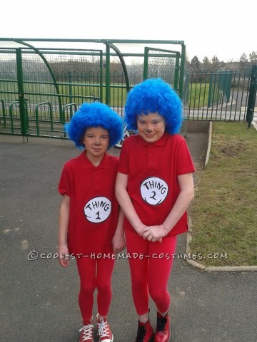Disfraces de última hora de Thing 1 y Thing 2 para el Día Mundial del Libro en el Reino Unido