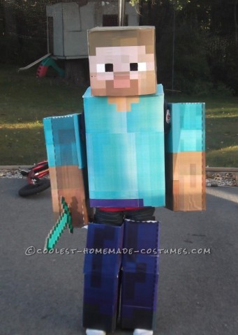 Disfraces geniales de cajas de cartón hágalo usted mismo: Minecraft Iron Golem y Herobrine
